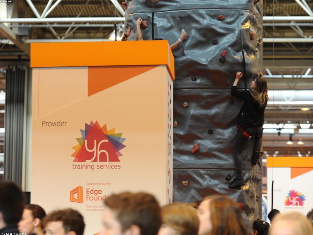 យុទ្ធសាស្ត្រល្បែង: ការបង្កើនជំនាញនិងការប្រាក់