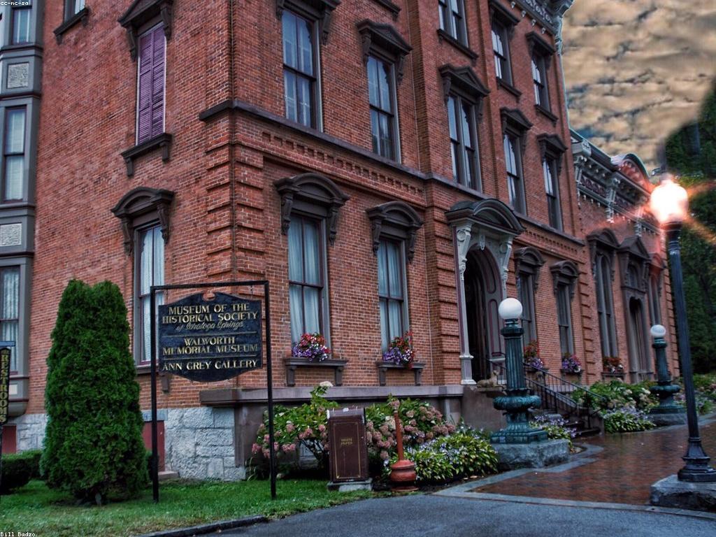 ផលប៉ះពាល់នៃការប្រកួតល្បែងដល់សង្គម